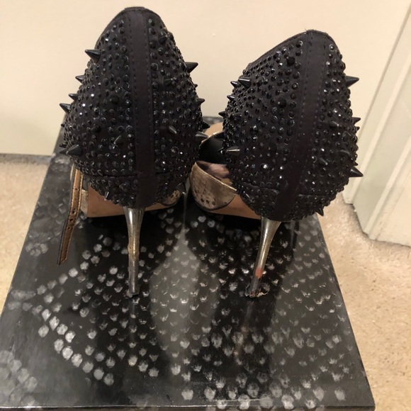 Black and gold T strap heels - Picture 3 of 5